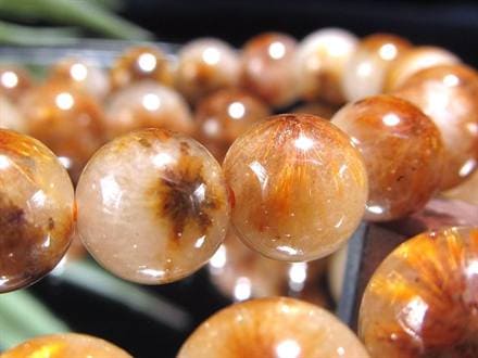 ☆お買い得価格☆水晶の中に咲く黄金の花☆希少な星状結晶入り