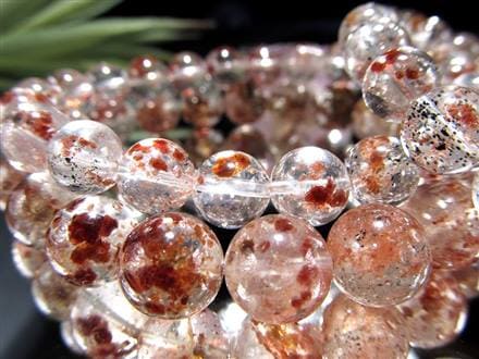 ☆希少性抜群！☆たっぷりガーネット入☆透明水晶に輝く！赤褐色結晶