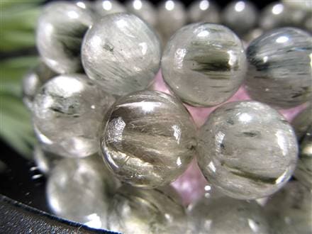 ☆お買い得グレード！☆希少！シルバーアッシュの繊細な輝き  