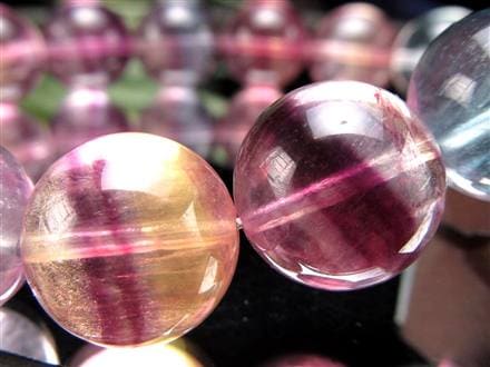 【もも】宝石質マルチカラーフローライトのシンプルブレスレット もも】宝石質マルチカラーフローライトのシンプルブレスレット もも様