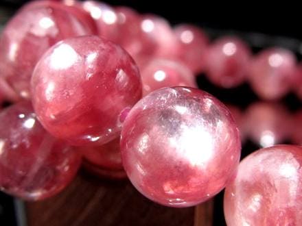 ☆艶めく濃厚ピンク☆透明感を帯びた華やかな発色☆マイカの煌めき
