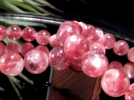 ☆艶めく濃厚ピンク☆透明感を帯びた華やかな発色☆マイカの煌めき
