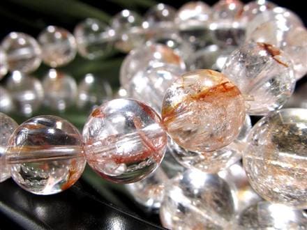 ☆透明感あふれる水晶に赤橙の彩りが咲く☆ギラリとしたメタリックな