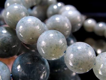 ☆流通量の少ない希少石☆濃淡ブルーが奏でる天然の色彩美