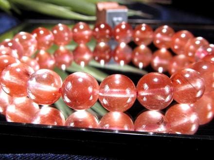 ☆オレンジピンクの華やかカラー☆繊細な針状内包物入り☆透明感・艶感