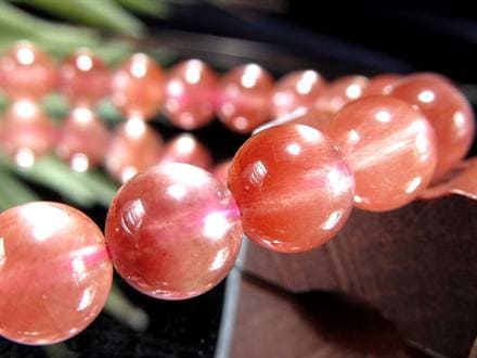 ☆オレンジピンクの華やかカラー☆繊細な針状内包物入り☆透明感・艶感