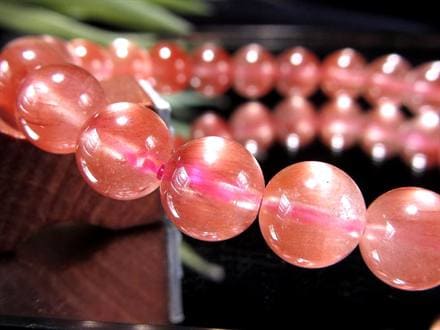 ☆オレンジピンクの華やかカラー☆繊細な針状内包物入り☆透明感・艶感