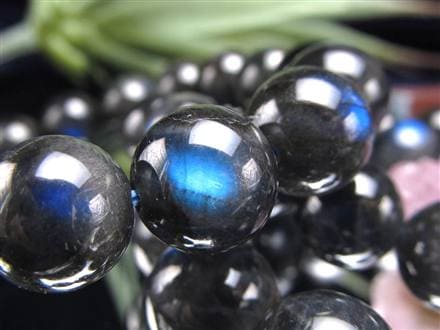 透明感がキュンとくる！ラブラドライトキャッツアイ9.5ct ☆極上グレード限定入荷！☆漆黒の奥底に浮かぶ蒼き光彩☆神秘の