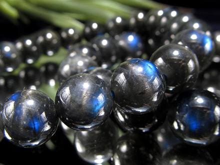 透明感がキュンとくる！ラブラドライトキャッツアイ9.5ct ☆極上グレード限定入荷！☆漆黒の奥底に浮かぶ蒼き光彩☆神秘の