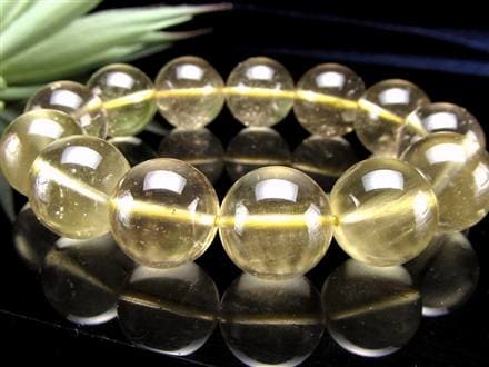 ☆透き通るイエローカラー☆リビア砂漠の秘宝!!☆流通量僅かな謎多き