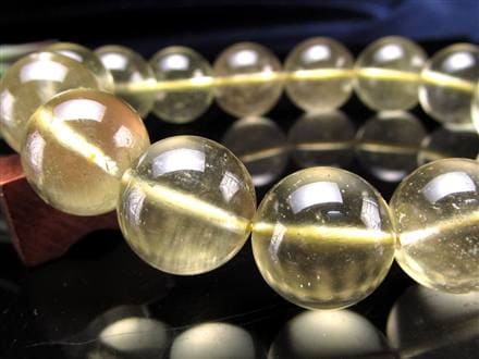 ☆透き通るイエローカラー☆リビア砂漠の秘宝!!☆流通量僅かな謎多き