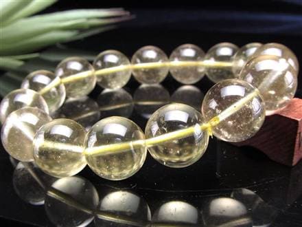 ☆透き通るイエローカラー☆リビア砂漠の秘宝!!☆流通量僅かな謎多き