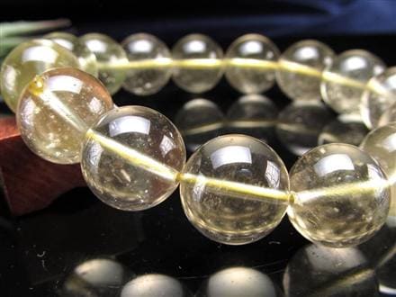 ☆透き通るイエローカラー☆リビア砂漠の秘宝!!☆流通量僅かな謎多き