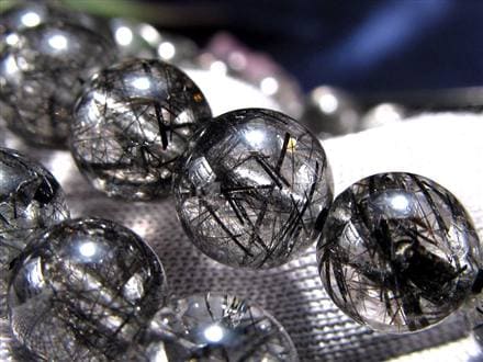 ☆少量限定入荷！☆クリア水晶に映えるブラック針☆太針＆細針が