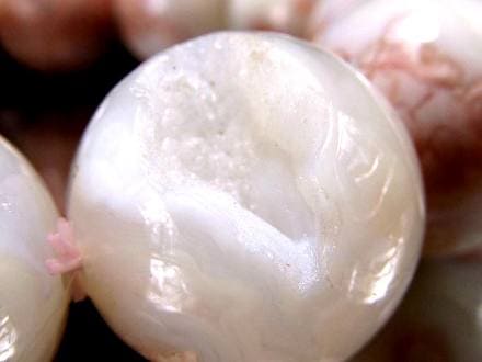 ☆福を招く笑口瑪瑙入り！☆ツヤツヤの光沢と結晶の輝き☆繊細な縞模様