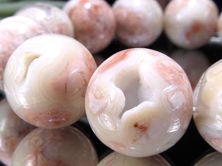 ☆福を招く笑口瑪瑙入り！☆ツヤツヤの光沢と結晶の輝き☆繊細な縞模様