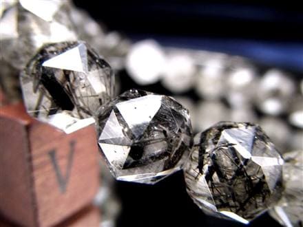 ☆少量限定！激安価格☆縦横無尽に走る漆黒の黒針！☆極上キラキラ