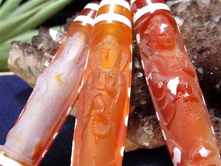 ☆運を味方につける守護天珠☆瑪瑙×観音菩薩彫刻☆チベット発祥の