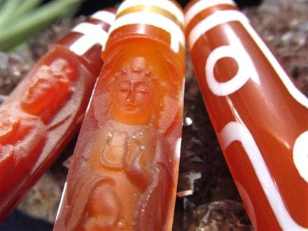 ☆運を味方につける守護天珠☆瑪瑙×観音菩薩彫刻☆チベット発祥の