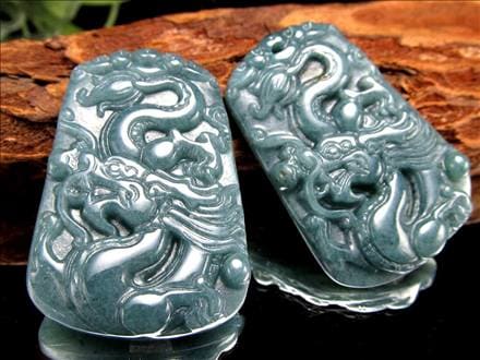 グアテマラ本翡翠　龍神様彫り　無処理A貨88 ☆激安価格！☆グアテマラブルー！「マンサーノ翡翠」☆丁寧な手彫り