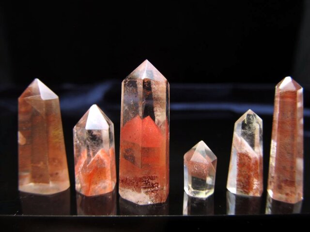 ◇お得なセット販売◇透明感抜群！赤富士入り水晶ポイント◇ビジネスの