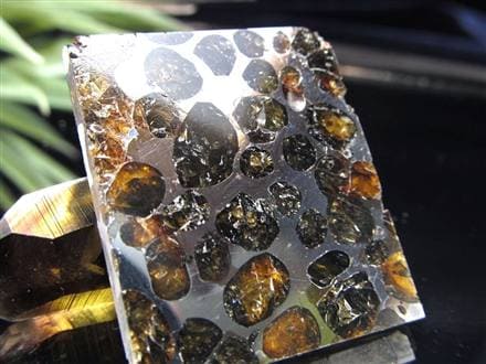 ひ*ち様 パラサイト隕石 隕石　石鉄隕石　セリコ隕石 美品　重さ約17ｇ　共箱 ひ*ち様 パラサイト隕石 隕石 石鉄隕石 セリコ隕石 美品 重さ約17g 共