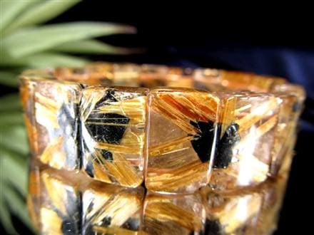 最終値下げ！極上【太陽タイチンルチルバングル】縦15〜16mm横10〜12mm 上品な色味で優しい輝き】タイチンルチルクォーツ 幅11mm～12mm×厚さ