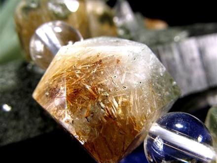 ◇<神に最も近い場所> で採掘される「神が宿る水晶」◇心身の調整