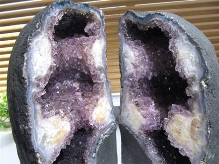 ☆濃淡紫の幻想美☆左右で響き合う神秘のペアアメジストドーム☆結晶