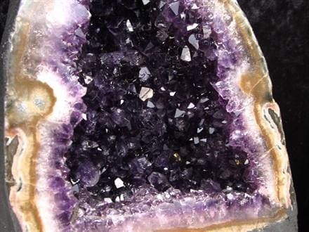 ☆天然の神秘が放つ高貴な輝き！☆濃淡の美しい紫結晶が織りなす幻想的