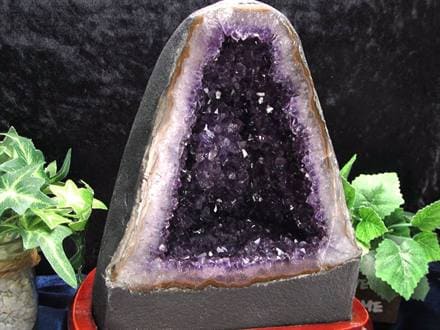 ☆天然の神秘が放つ高貴な輝き！☆濃淡の美しい紫結晶が織りなす幻想的
