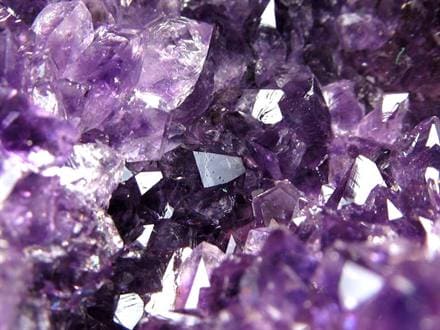 ☆天然の神秘が放つ高貴な輝き！☆濃淡の美しい紫結晶が織りなす幻想的