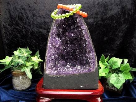 ☆天然の神秘が放つ高貴な輝き！☆濃淡の美しい紫結晶が織りなす幻想的