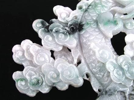 バイヤー厳選!!】◇高級翡翠原石使用◇秀逸！一刀一石彫り◇龍が守護