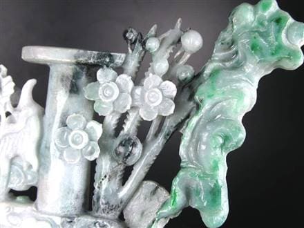 バイヤー厳選!!】◇高級翡翠原石使用◇秀逸！一刀一石彫り◇龍が守護
