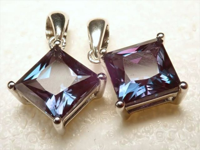 ◇希少！神秘のカラーチェンジ◇流通量僅か◇人工アレキサンドライト