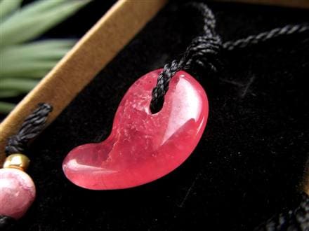 ◇極上品質！真紅の宝石勾玉◇熟練職人の手仕事◇日本製◇情熱的な恋を