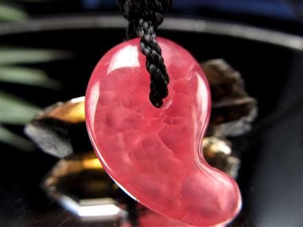 ◇極上品質！真紅の宝石勾玉◇熟練職人の手仕事◇日本製◇情熱的な恋を
