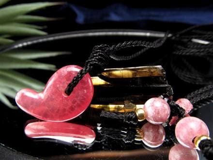 ◇極上品質！真紅の宝石勾玉◇熟練職人の手仕事◇日本製◇情熱的な恋を