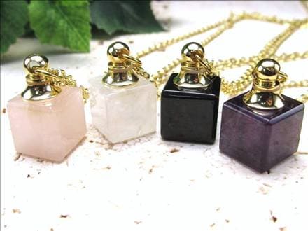 ◇天然石ボトルに癒しの香りをしのばせて♪◇高級感ある淡水