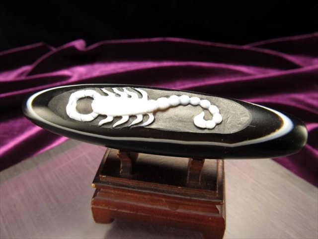 メノウの置物 黒色台座付き メノウの置物 黒色台座付き 【公式通販】