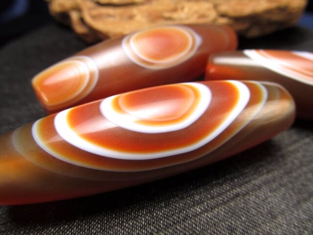 ☆激レア！自然の織り成す天眼模様☆赤メノウ天珠☆チベット発祥の魔