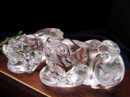 清時代天然水晶 細工彫り可愛らしい貔貅 ヒキュウ 狛犬 置物 装飾品 財神開運 Amazon.co.jp: OBOROZUKI 貔貅 ヒキュウ 金運置き物 偏財運