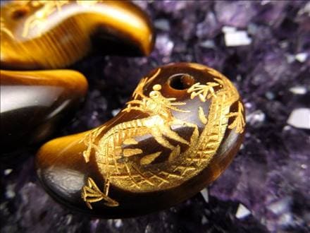 ☆タイガーアイ☆龍彫り勾玉☆金塗り☆龍彫りタイガーアイ【虎目石 