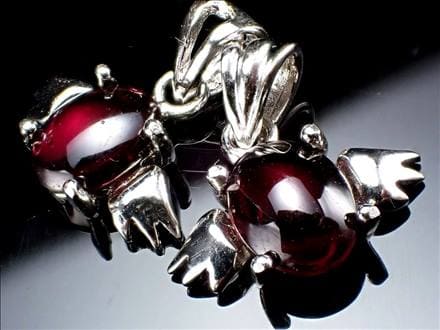 ◇超人気！天使ペンダントトップ◇ロードライトガーネット【柘榴石