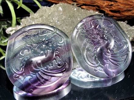 龍 横約35cm カービング フローライト 天然石 パワーストーン 彫り物 龍 横約35cm カービング フローライト 天然石 パワーストーン