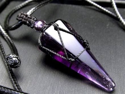 ★限定NEW★愛の守護石♡【アメジスト『紫水晶』6面カットペンデュラム】❤ ◇お買い得！◇人気のスピリチュアルアイテム◇編み込みデザイン