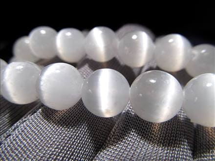 ☆一連☆抜群のキャッツアイ効果☆お買い得品質☆シルクのような繊維質