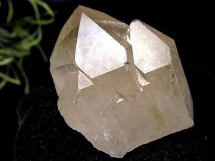 ◇黄金ルチル結晶◇自然美あふれる結晶原石◇金運・財運の象徴◇天然石