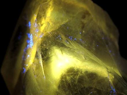 ◇鉱石コレクター羨望の希少共生鉱石◇神秘的な蛍光発光◇限られた鉱山
